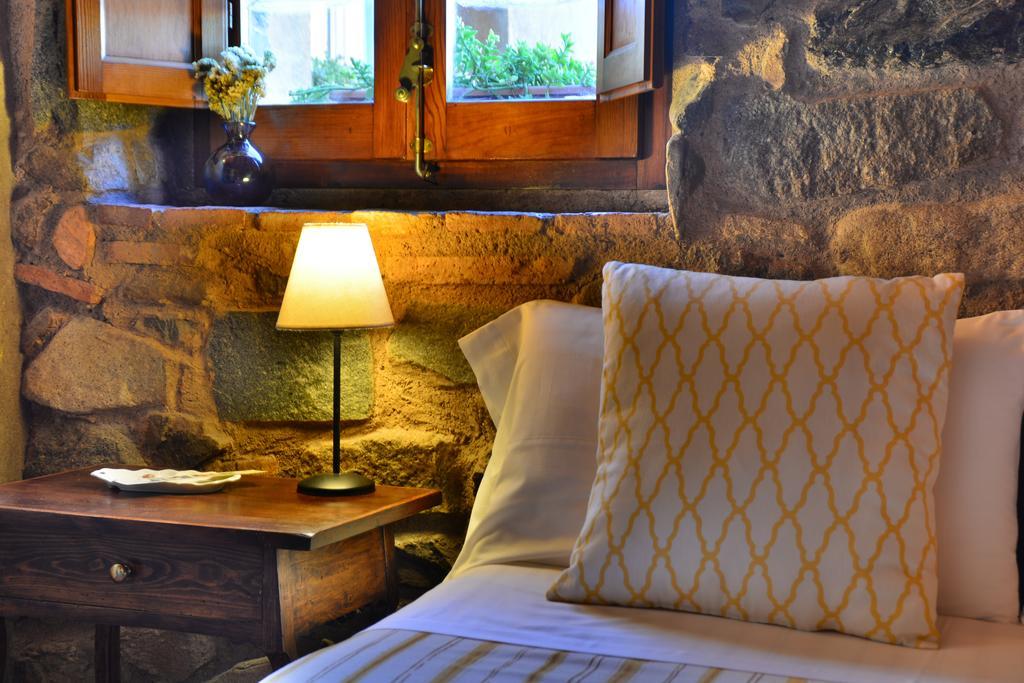 Les Velles Escoles Otel Les Irles Dış mekan fotoğraf