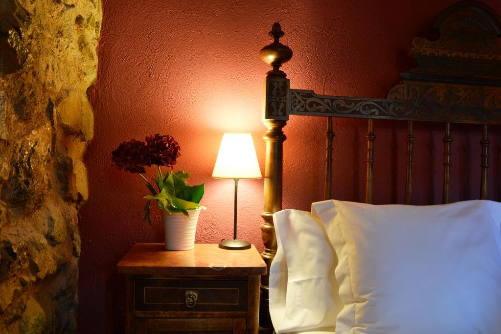 Les Velles Escoles Otel Les Irles Dış mekan fotoğraf